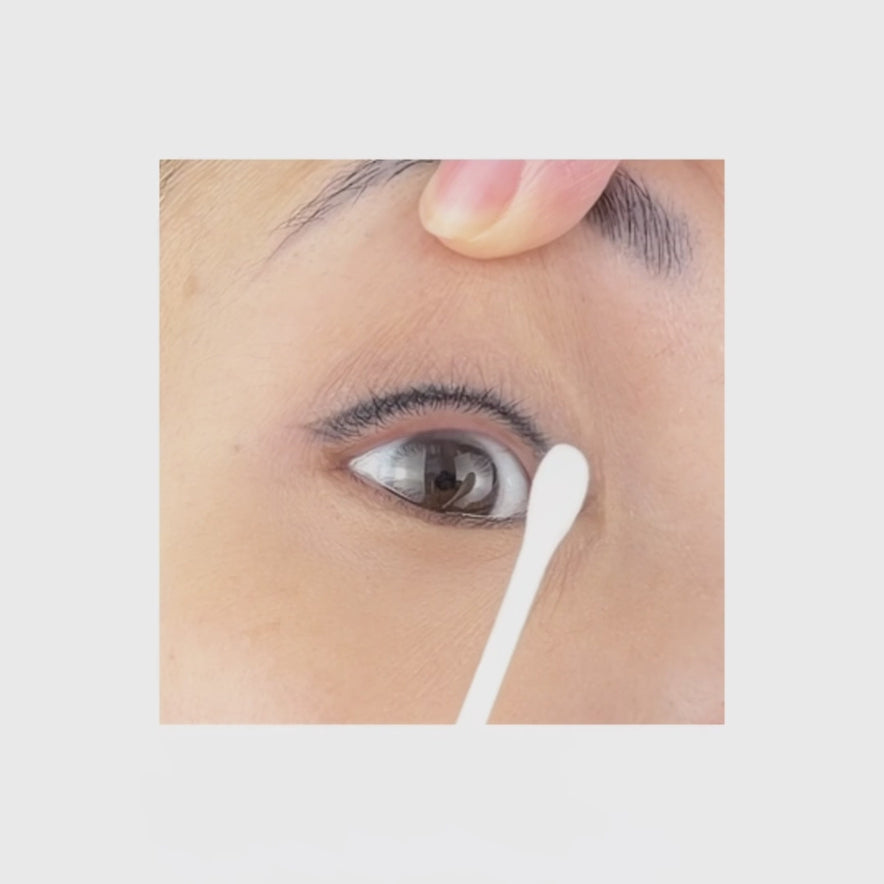 video tutorial of how to put on pre glued lashes